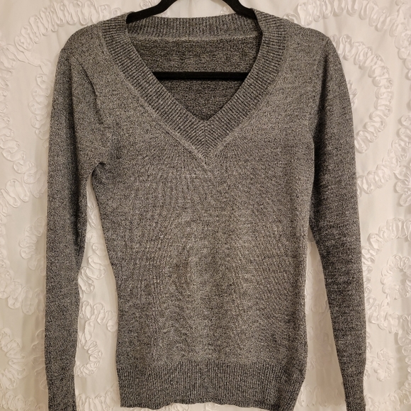 V- neck sweater - Picture 1 of 6